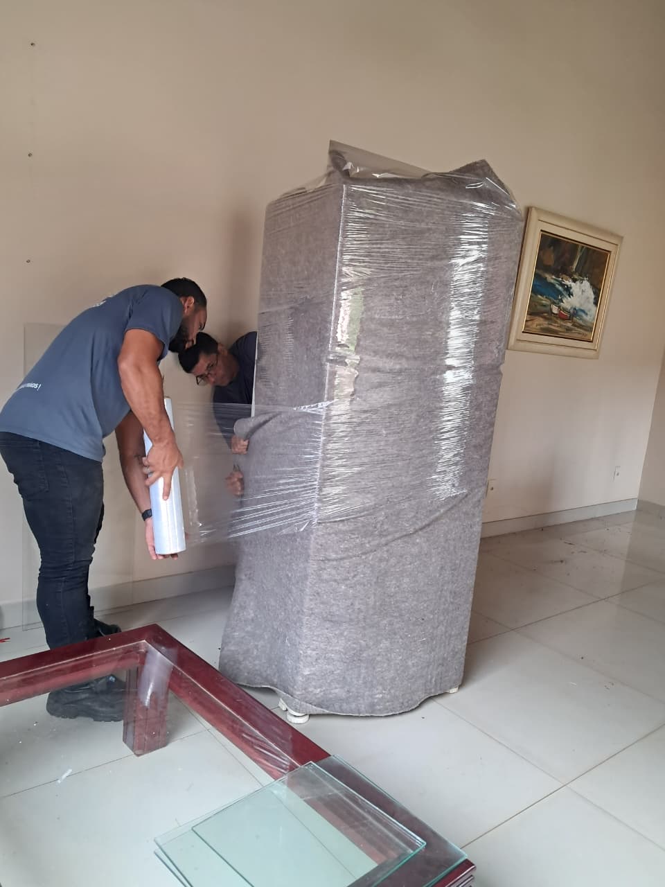 Móveis protegidos com cobertor acolchoado